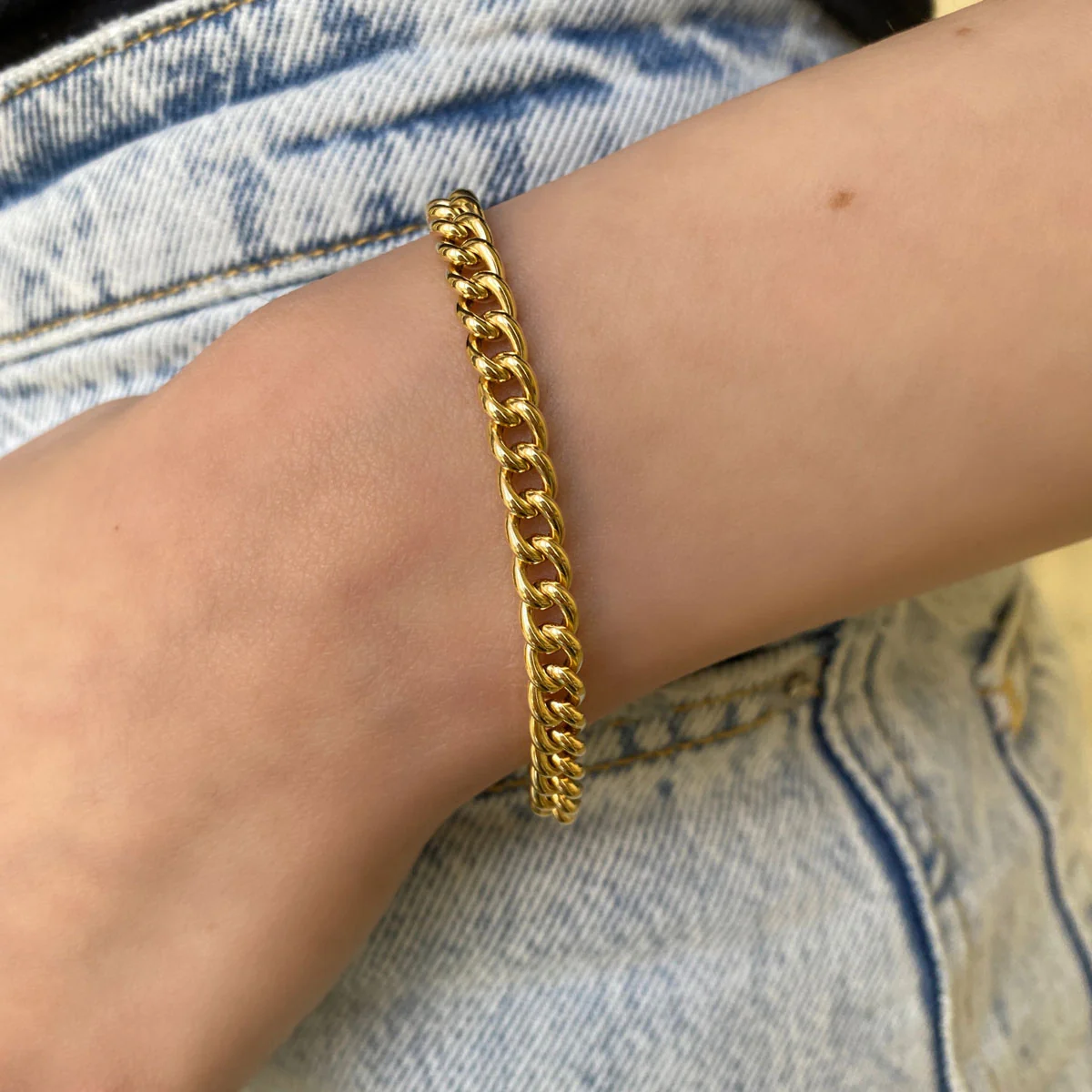 14K Grand Cuban Curb Link Bracelet - Image 4