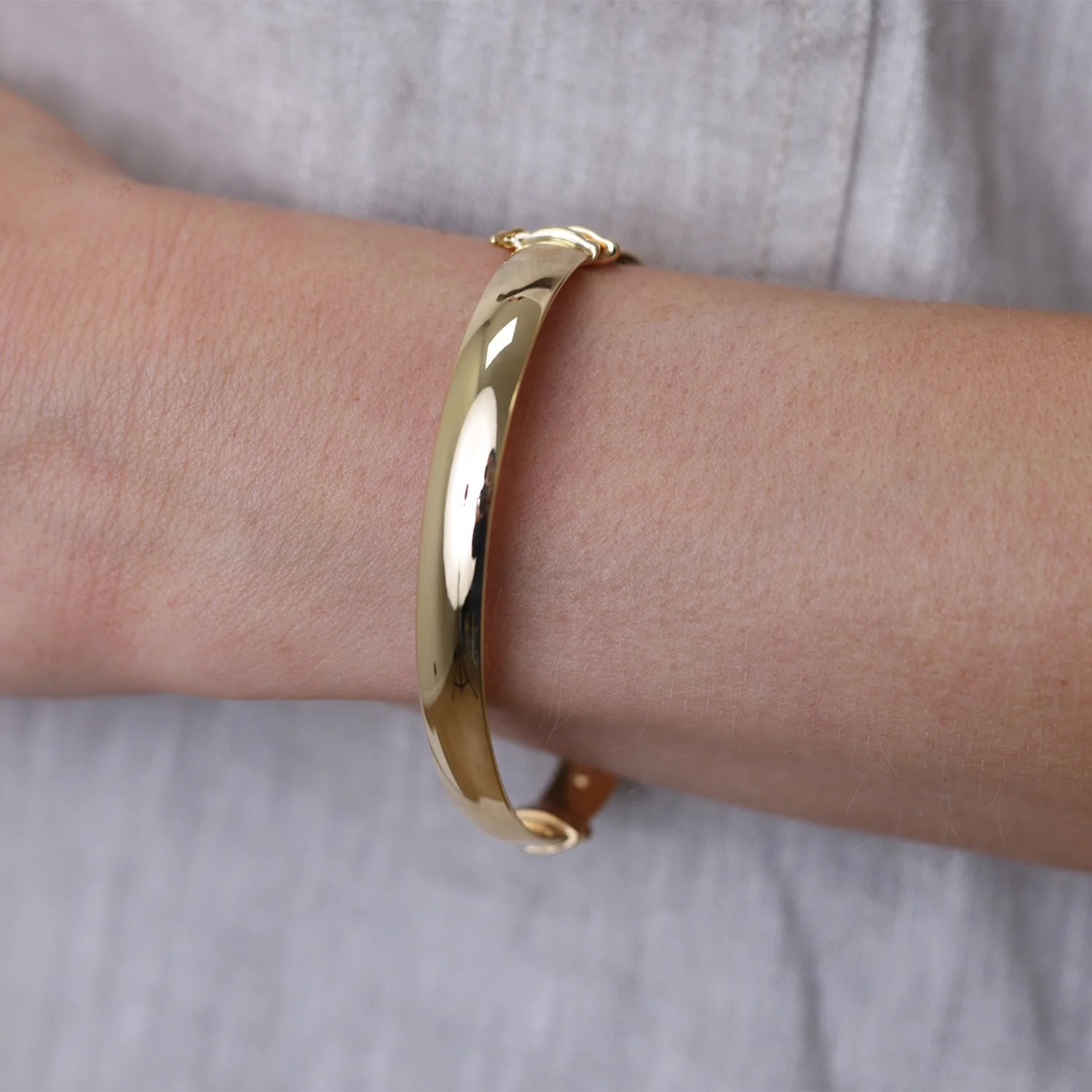 Chunky Hinged Bangle (7mm) - Image 3