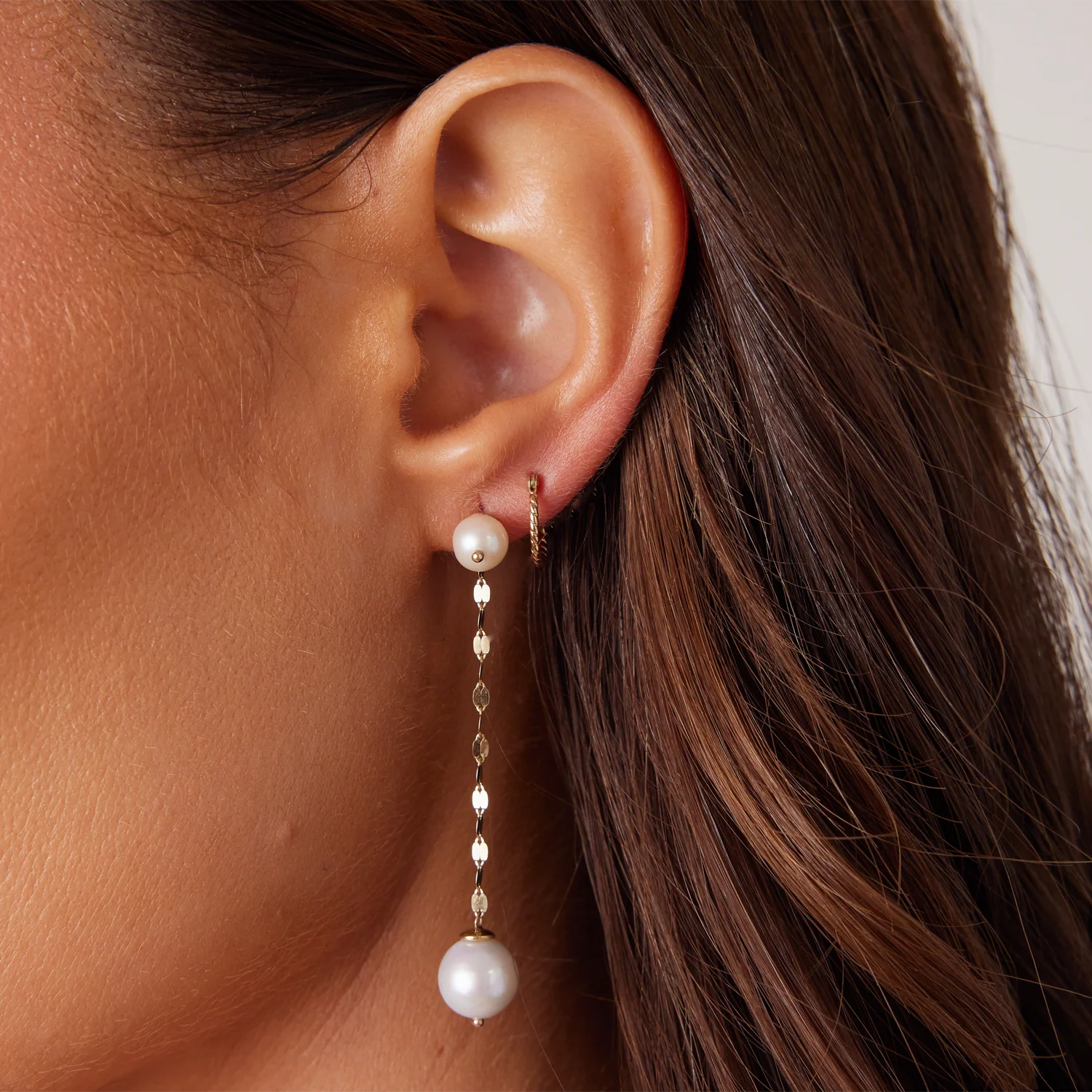 Dainty Twist Hoop Earrings - Image 4