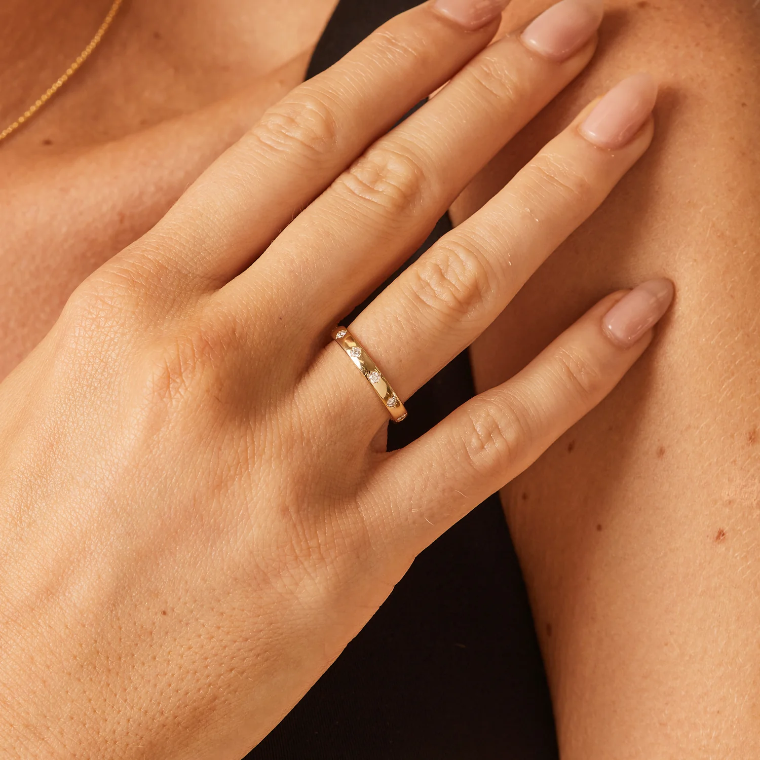 Glimmer Diamond Band Ring - Image 4