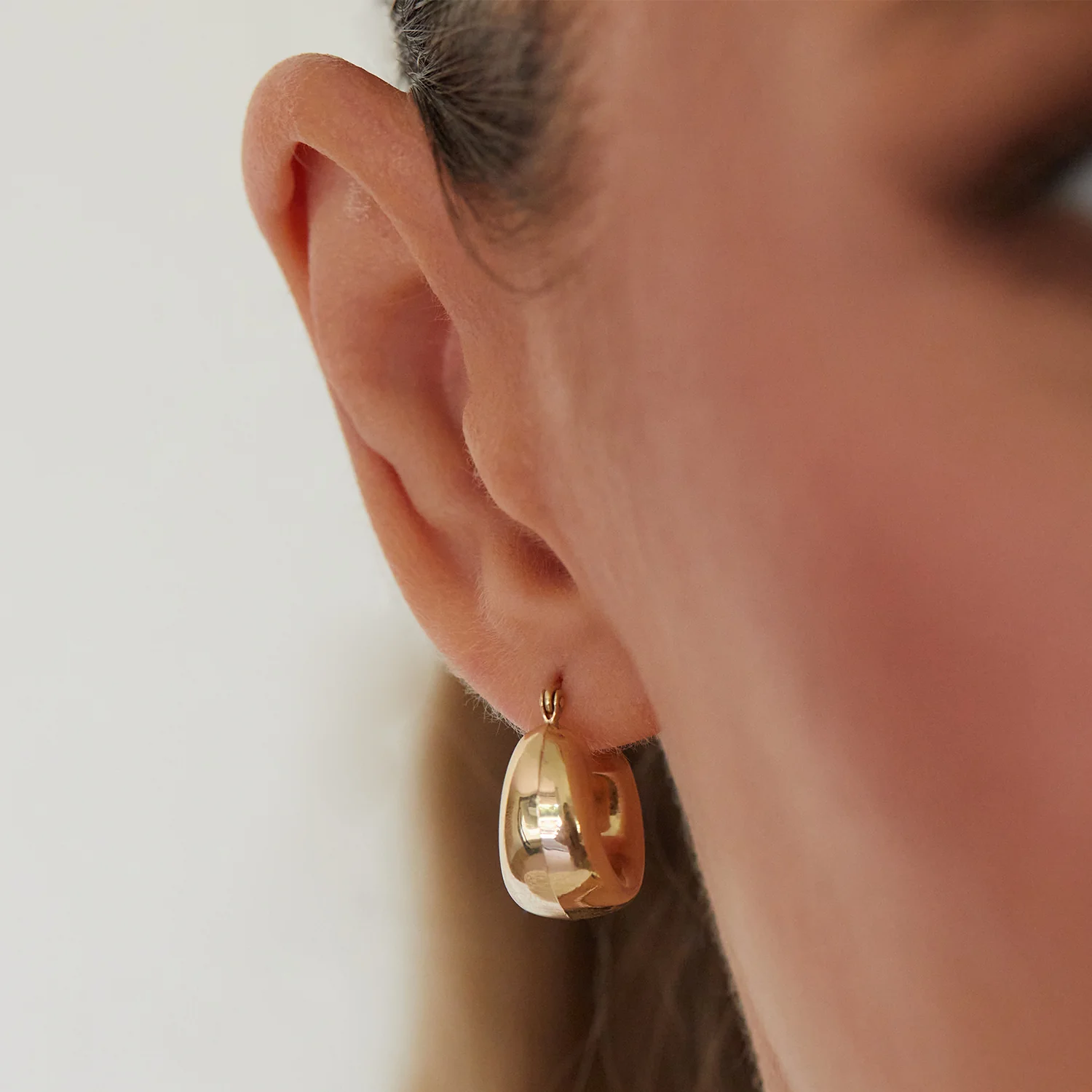 Hailey Large Chunky Hoops - Image 4