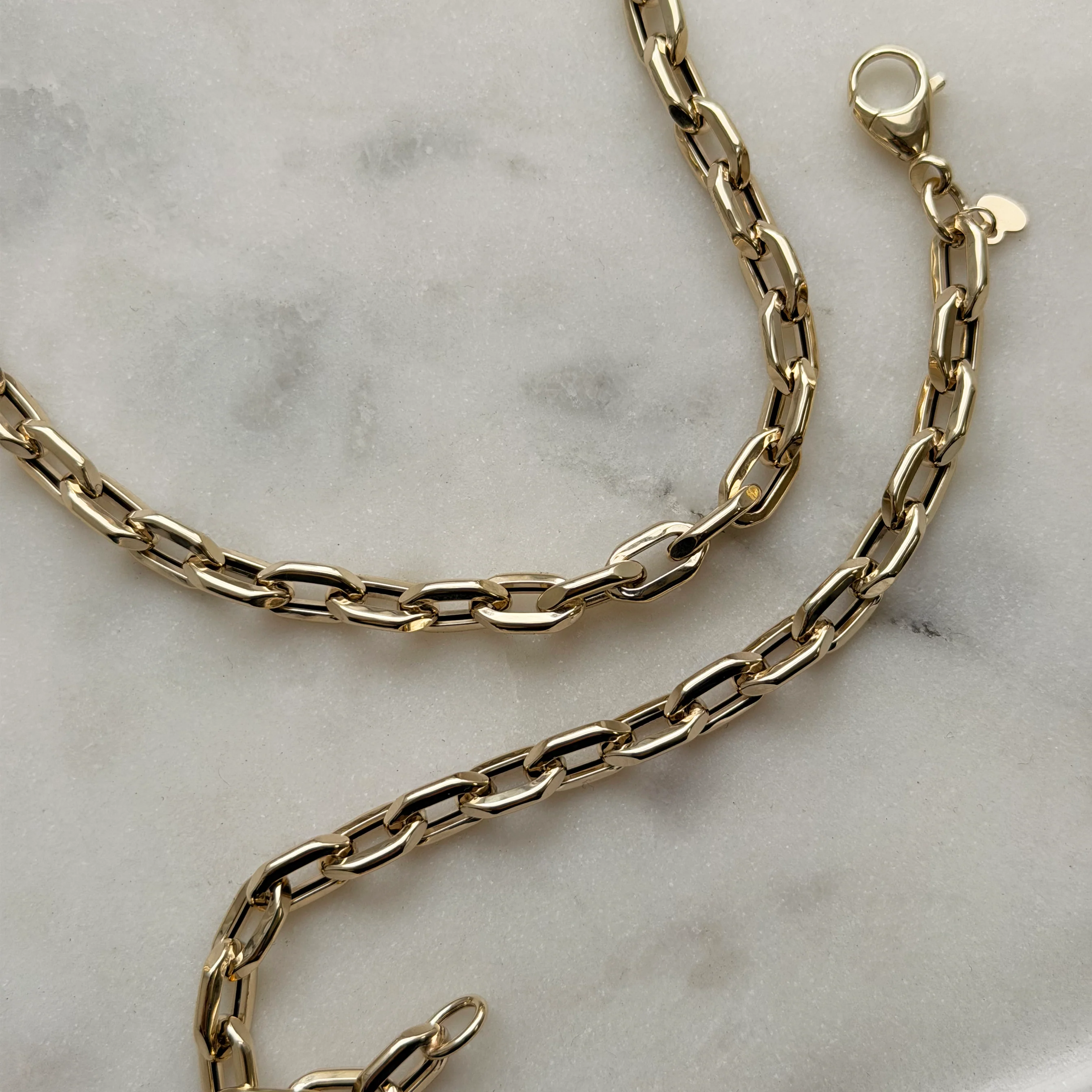 Laurel Oval Link Necklace - Image 2