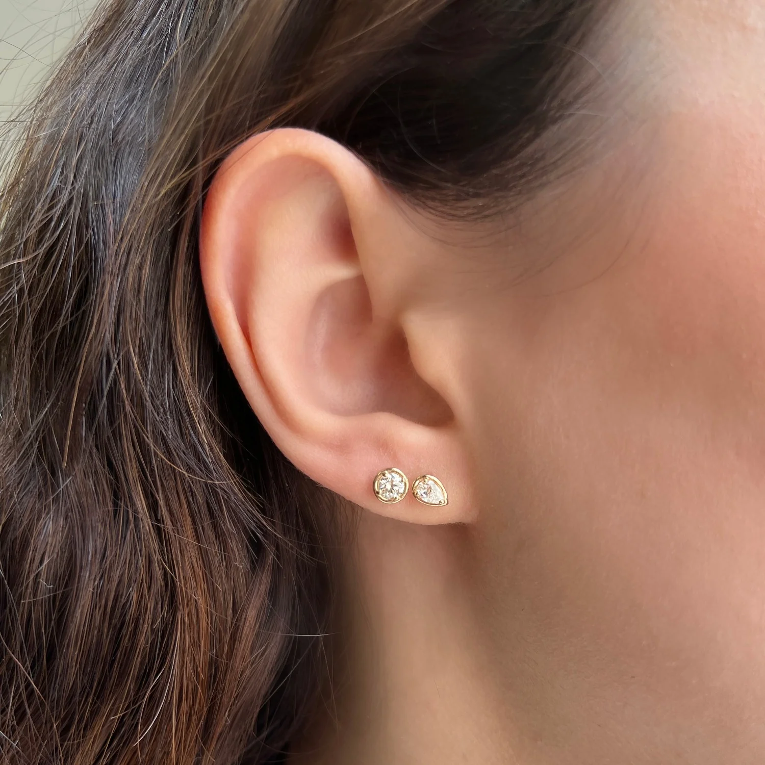 Pear Diamond Stud Earrings - Image 7