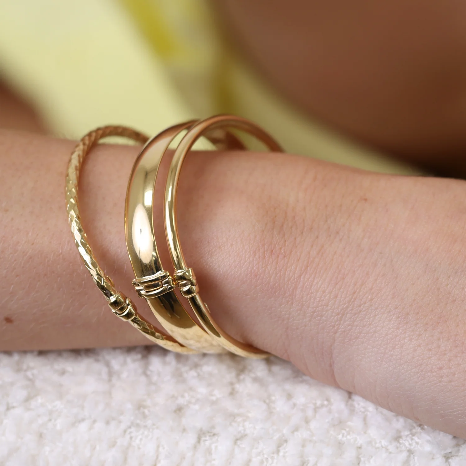 Serpentine Hinged Bangle - Image 2