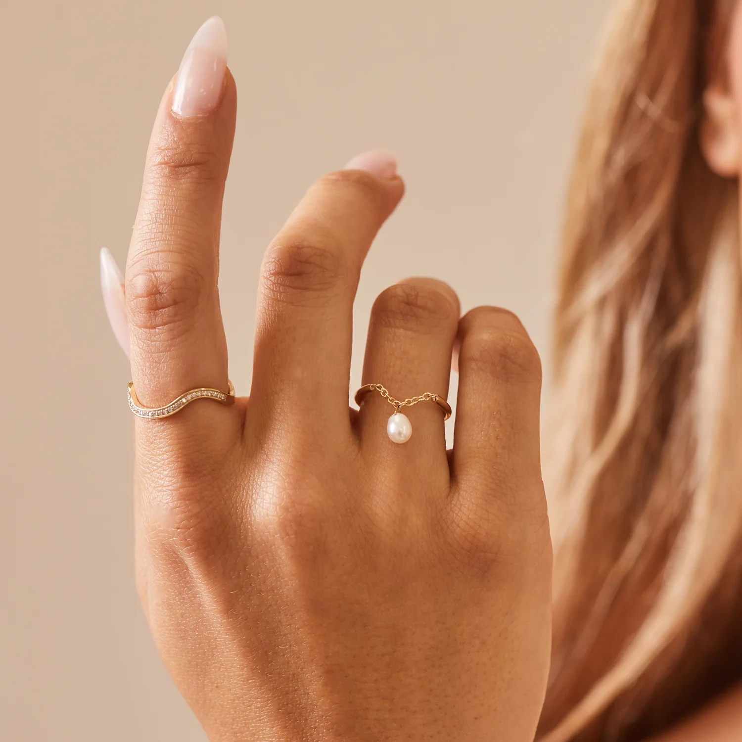 Solitaire Pearl Drop Chain Ring - Image 5