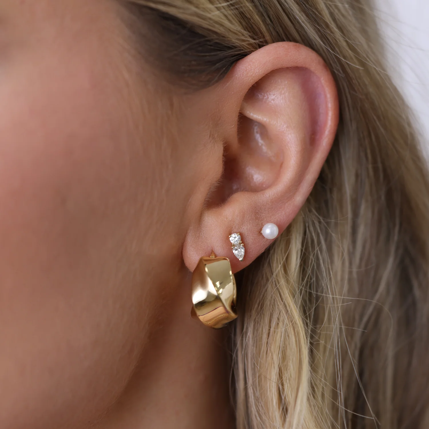 Thick Twist Hoop Earrings - Image 3